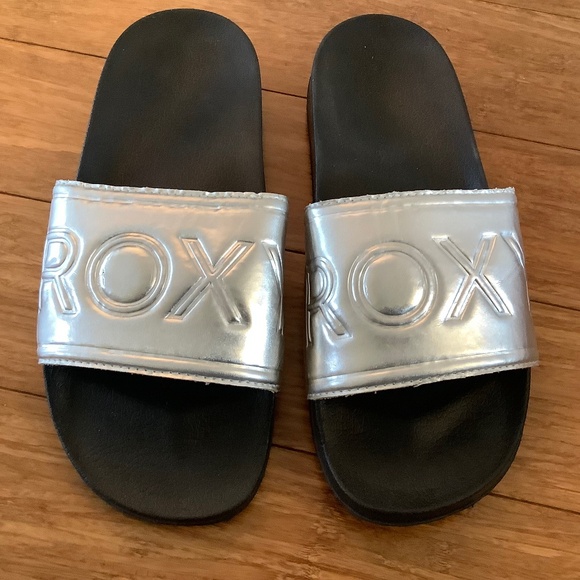 Roxy Slides - Picture 2 of 4